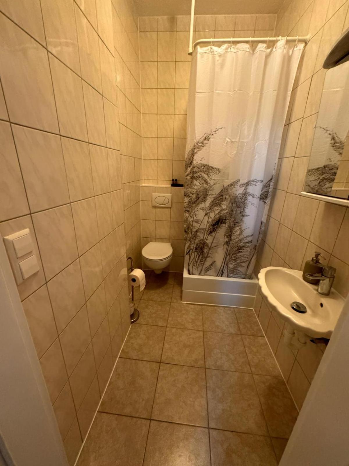F-F Haus Monteuren Unterkunft Neuhausen auf den Fildern Bagian luar foto