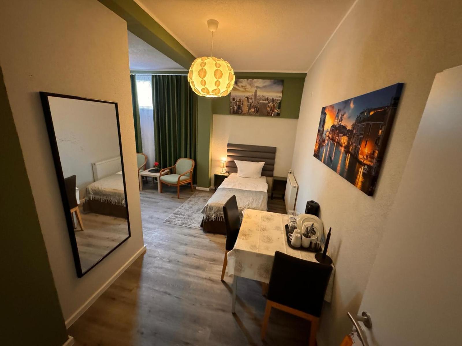 F-F Haus Monteuren Unterkunft Neuhausen auf den Fildern Bagian luar foto