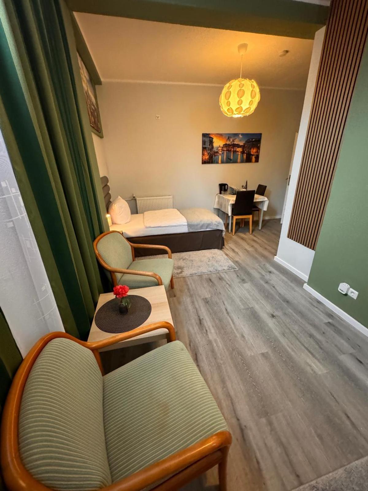 F-F Haus Monteuren Unterkunft Neuhausen auf den Fildern Bagian luar foto