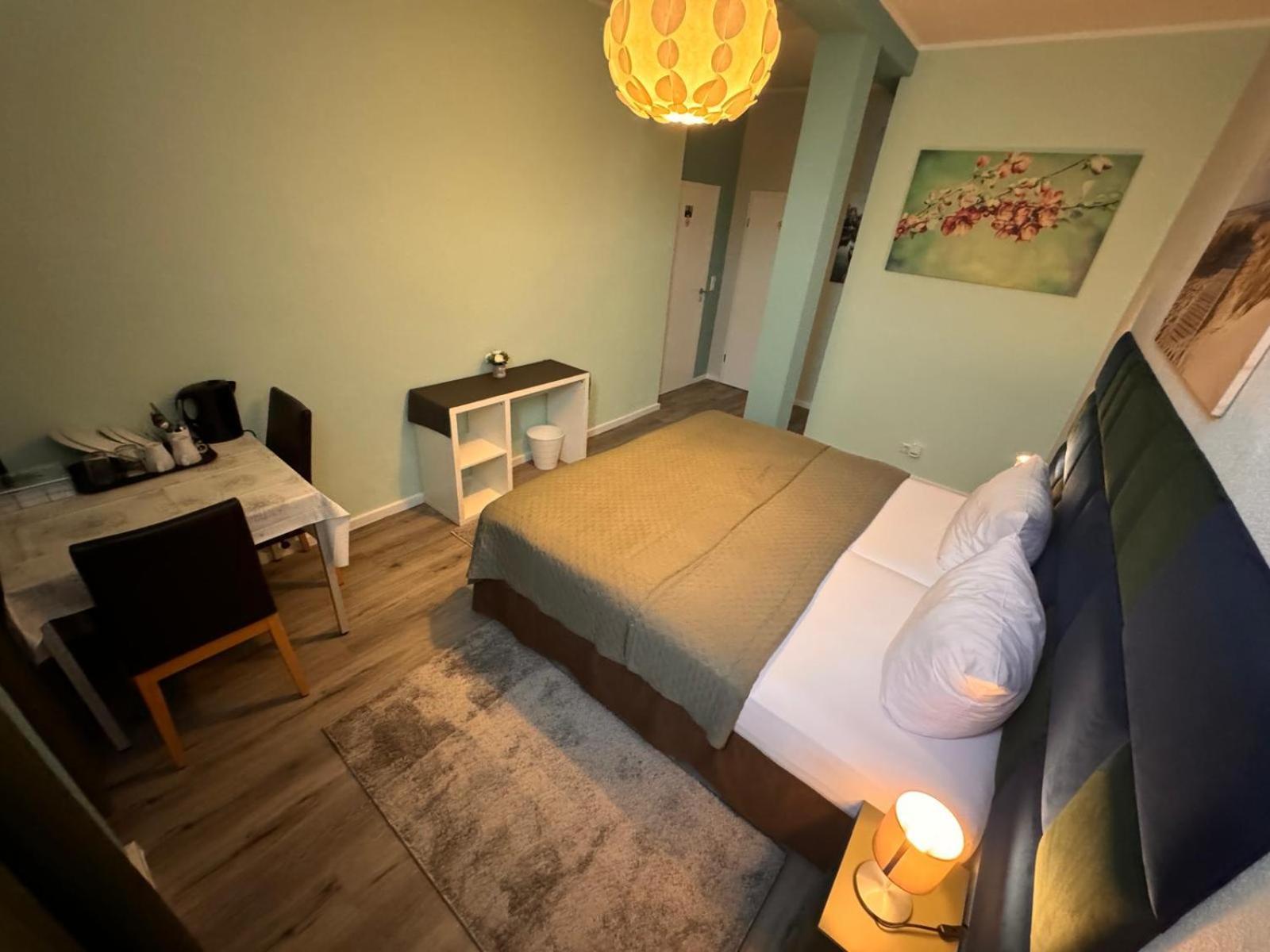 F-F Haus Monteuren Unterkunft Neuhausen auf den Fildern Bagian luar foto