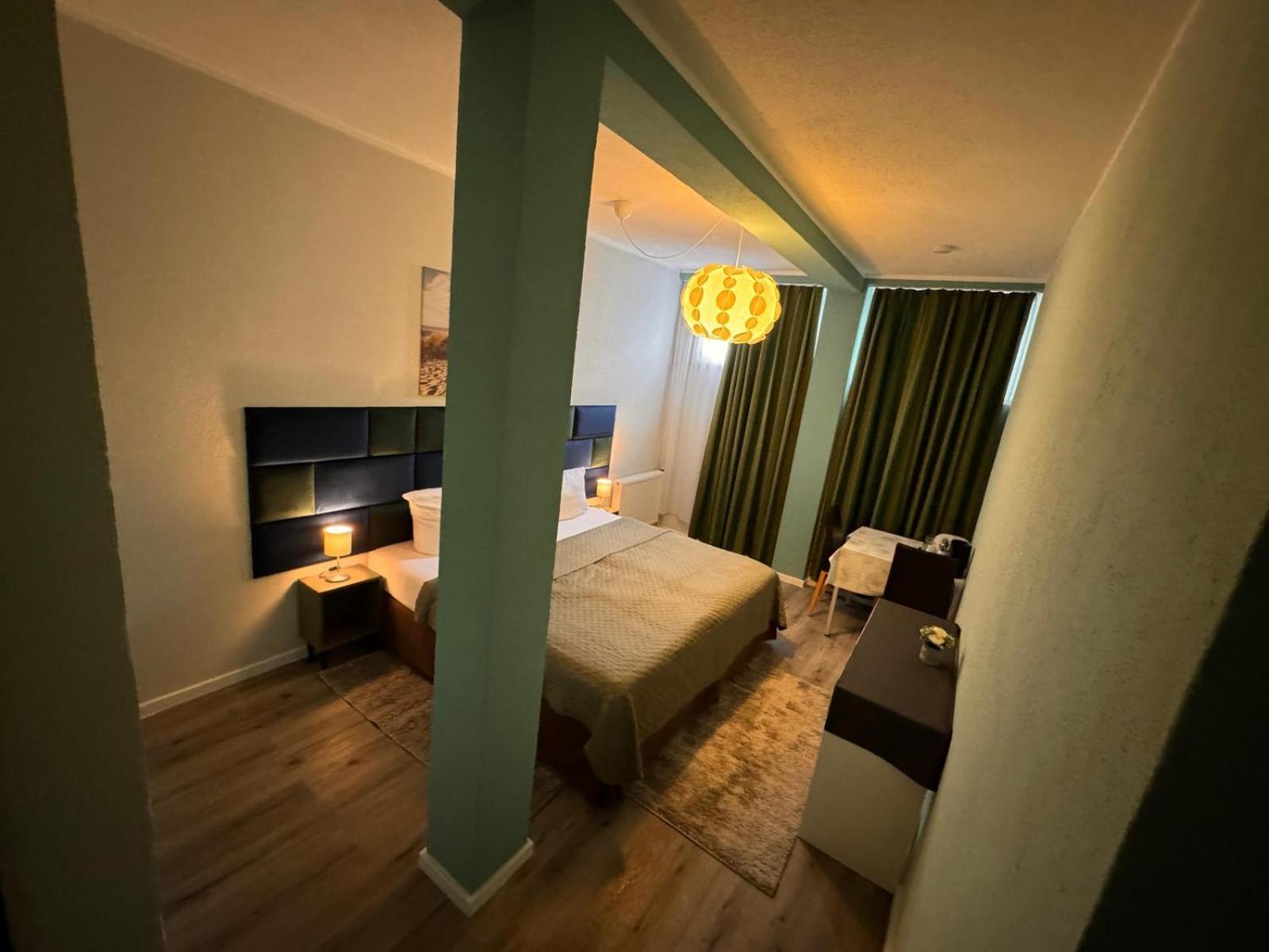 F-F Haus Monteuren Unterkunft Neuhausen auf den Fildern Bagian luar foto